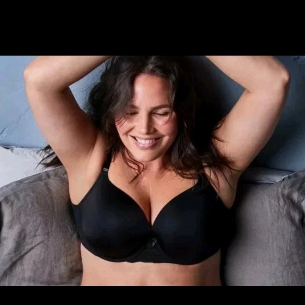 Torrid Curves Back Smoothing T-Shirt Bra Molded Push Up 42D Richblack underwire